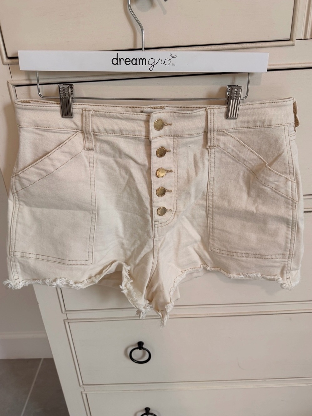 Liverpool Jeans Company Cream High-Rise Button-Front Denim Shorts